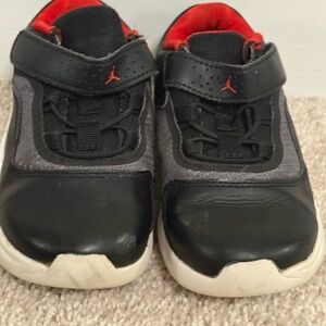 Air Jordan 11 CMFT Low  Black and Red